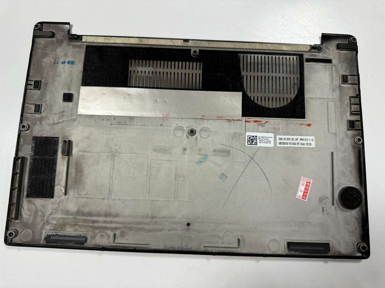 Сервісна кришка dell latitude 7400 нова