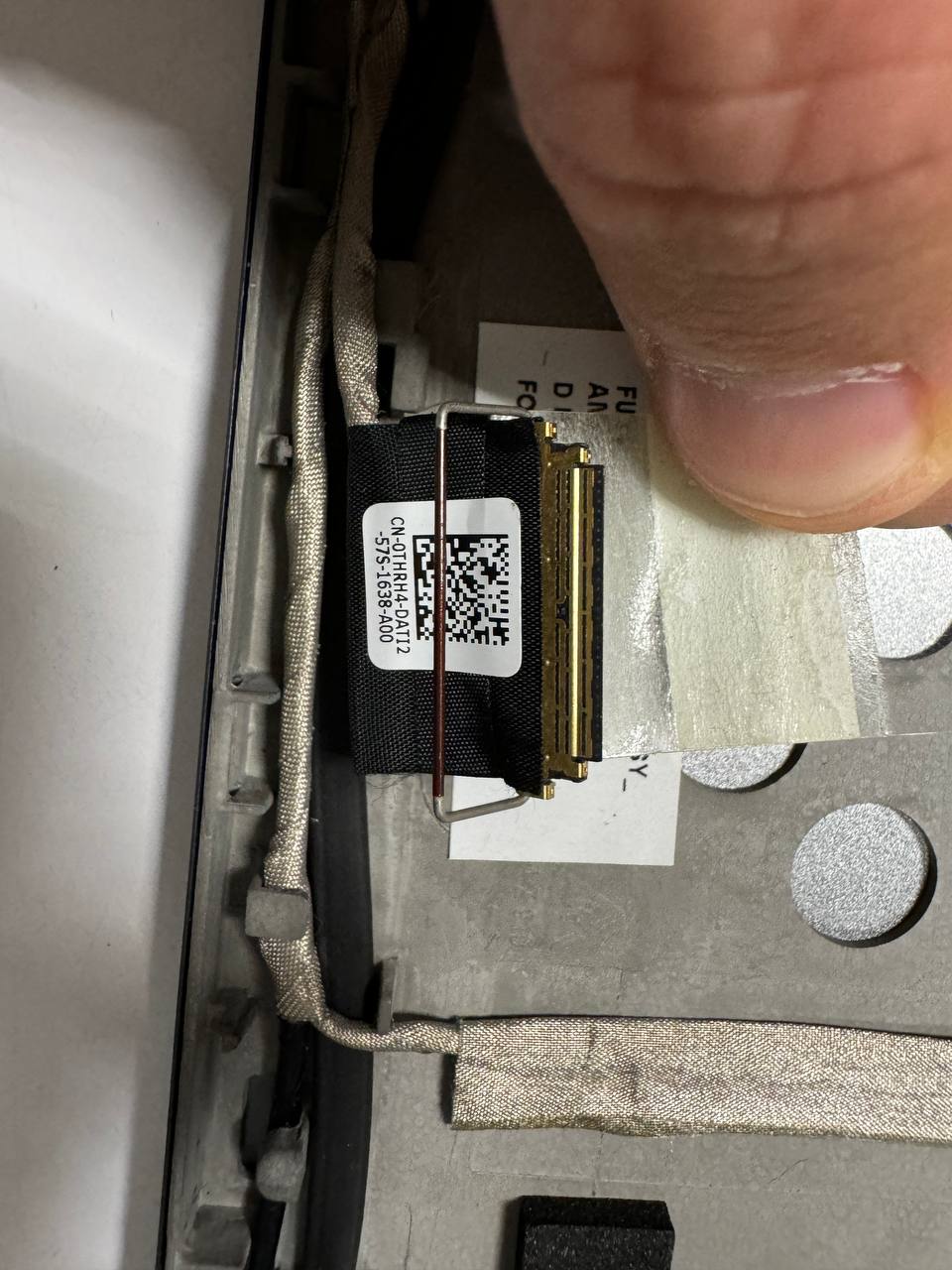 Верхня кришка матриці dell latitude e6440