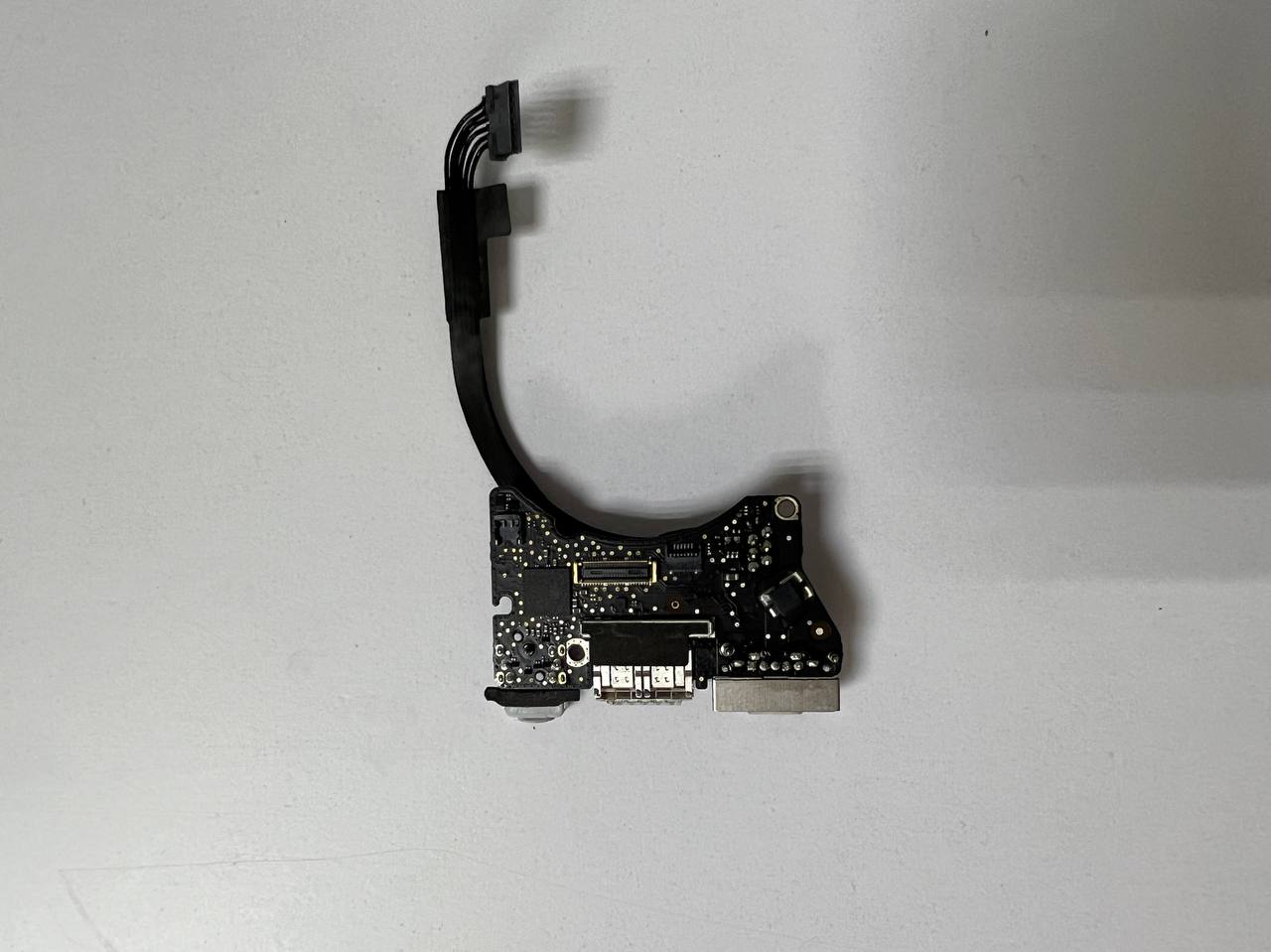 Плата MagSafe для MacBook Air 11.6” 2013 A1465
