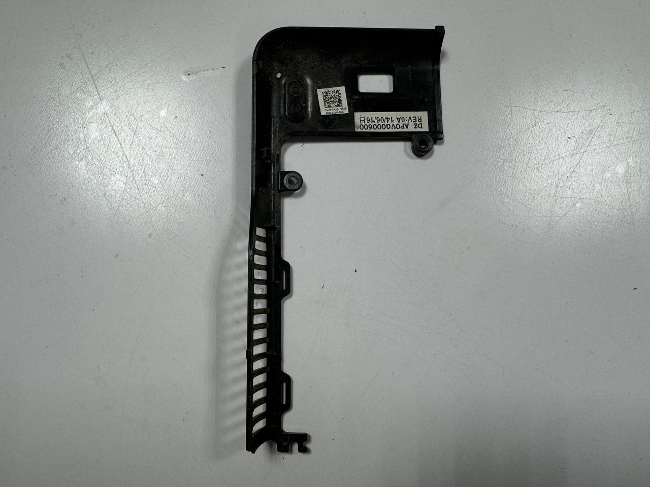 Пластикова заглушка корпусу dell latitude e6440
