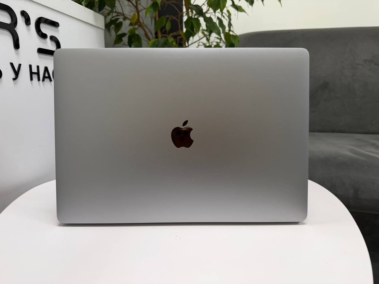 MacBook Pro 15 2018 TouchBar