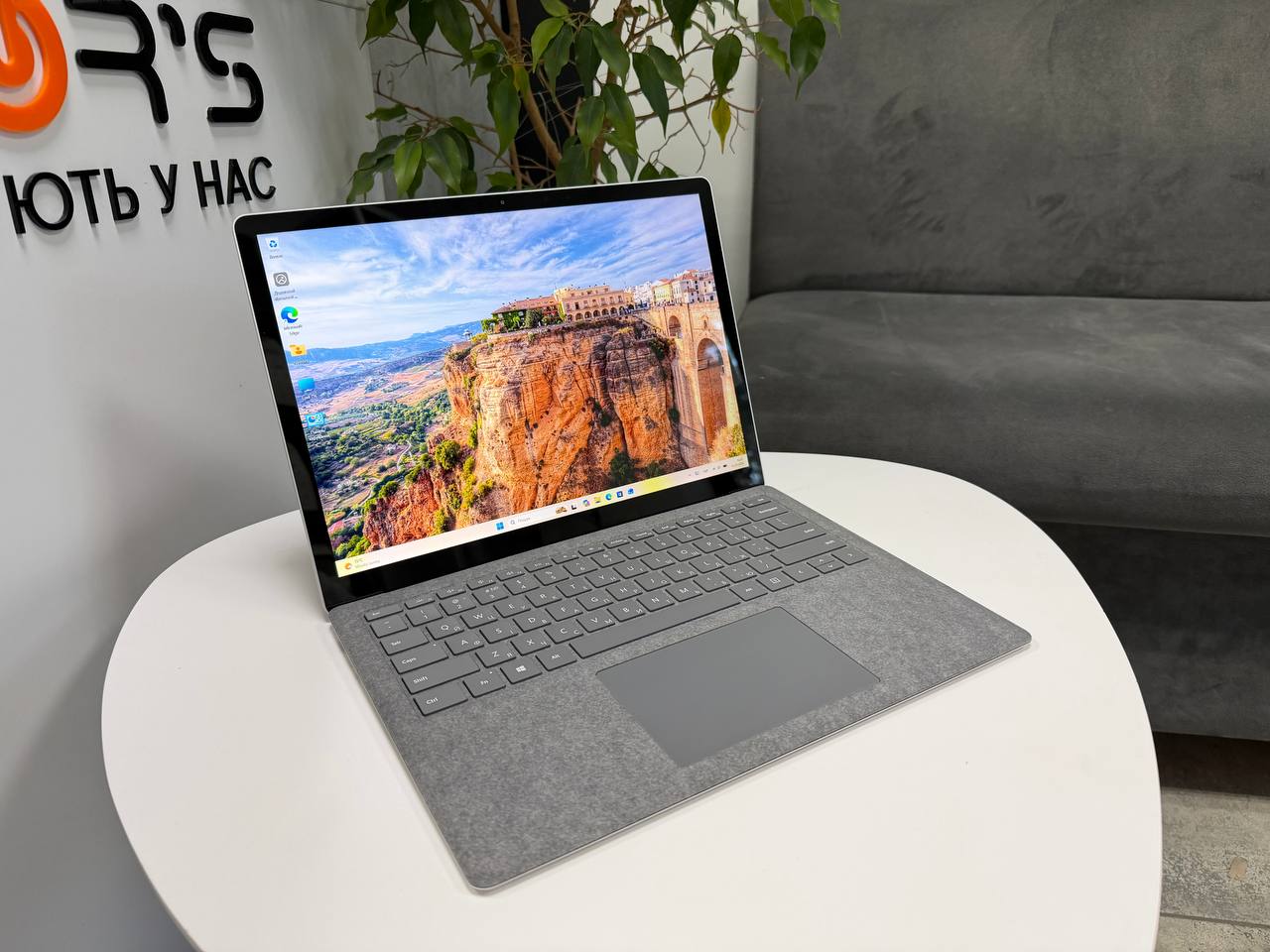 Сенсорний Microsoft Surface 3