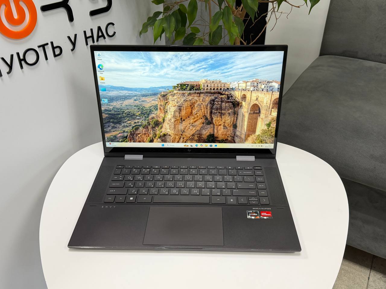 Сенсорний трансформер HP ENVY x360