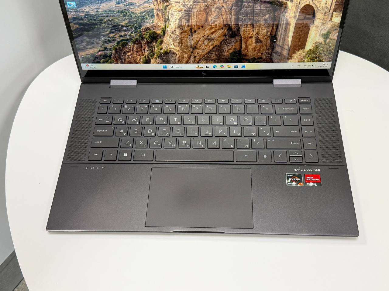 Сенсорний трансформер HP ENVY x360