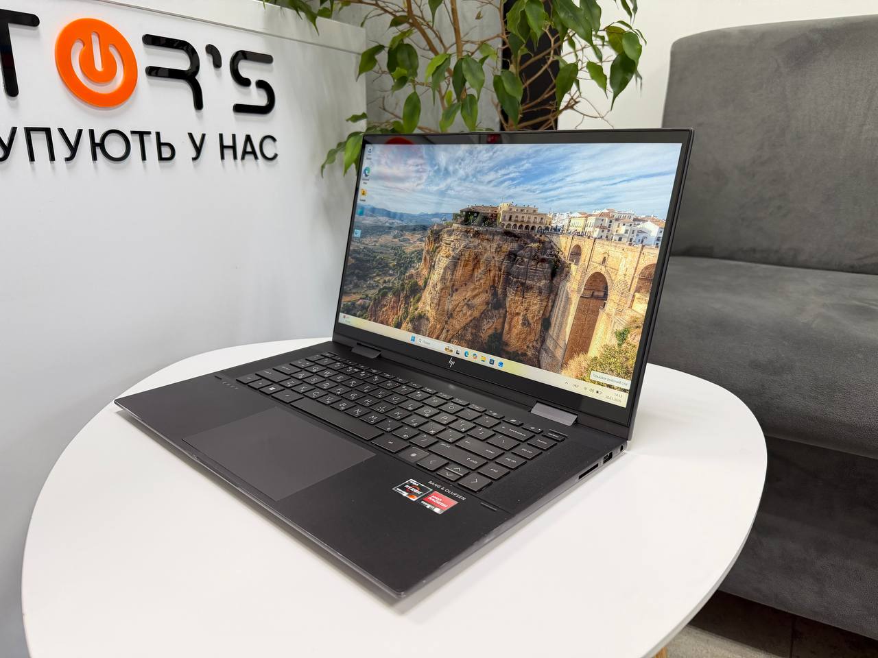 Сенсорний трансформер HP ENVY x360