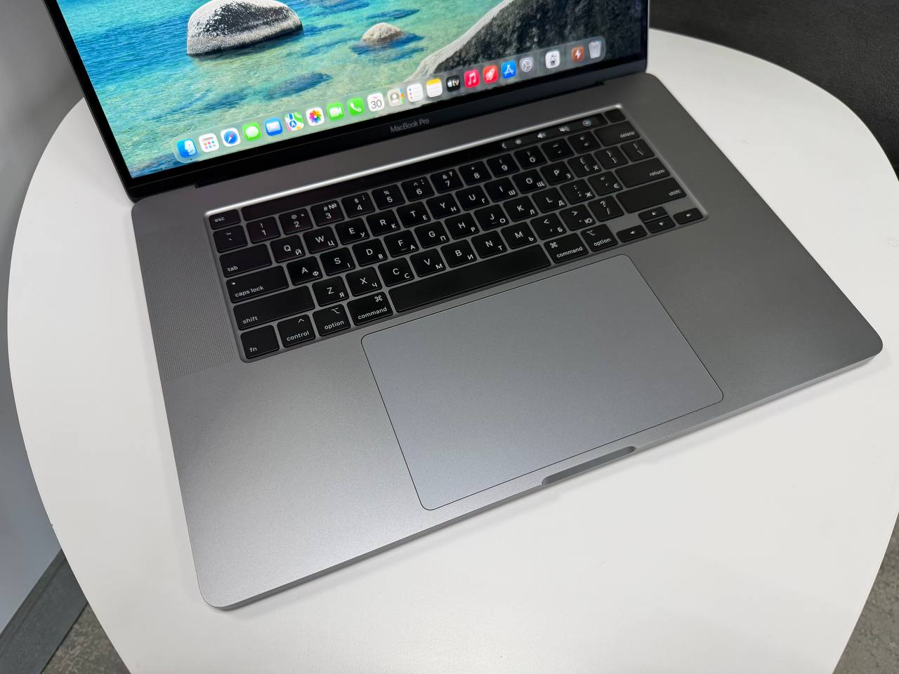 MacBook Pro 16 2019 TouchBar