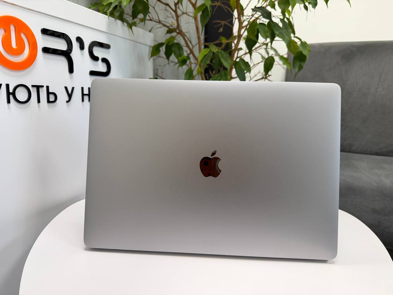 MacBook Pro 16 2019 TouchBar