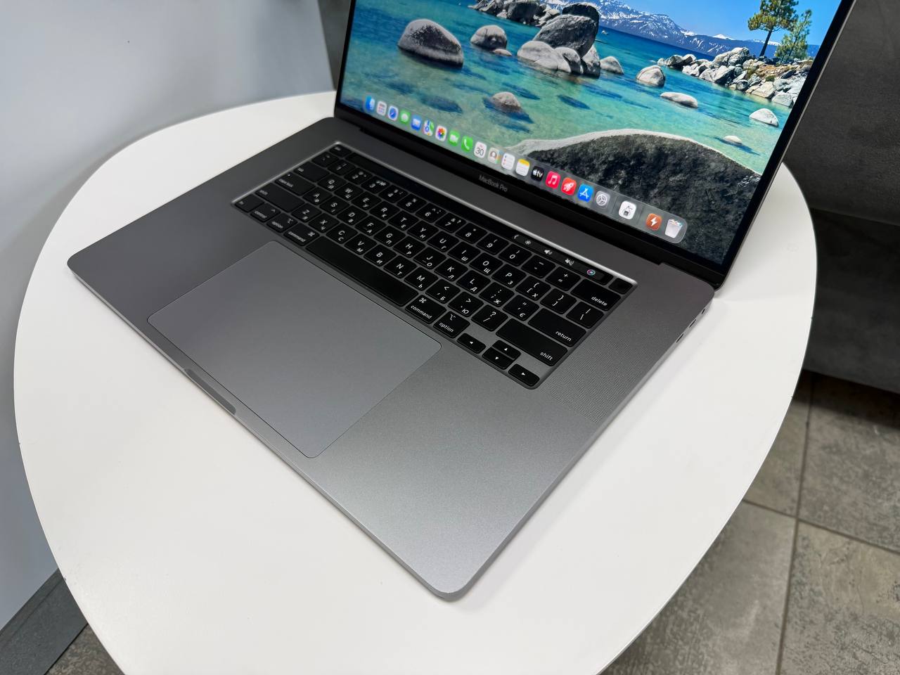 MacBook Pro 16 2019 TouchBar
