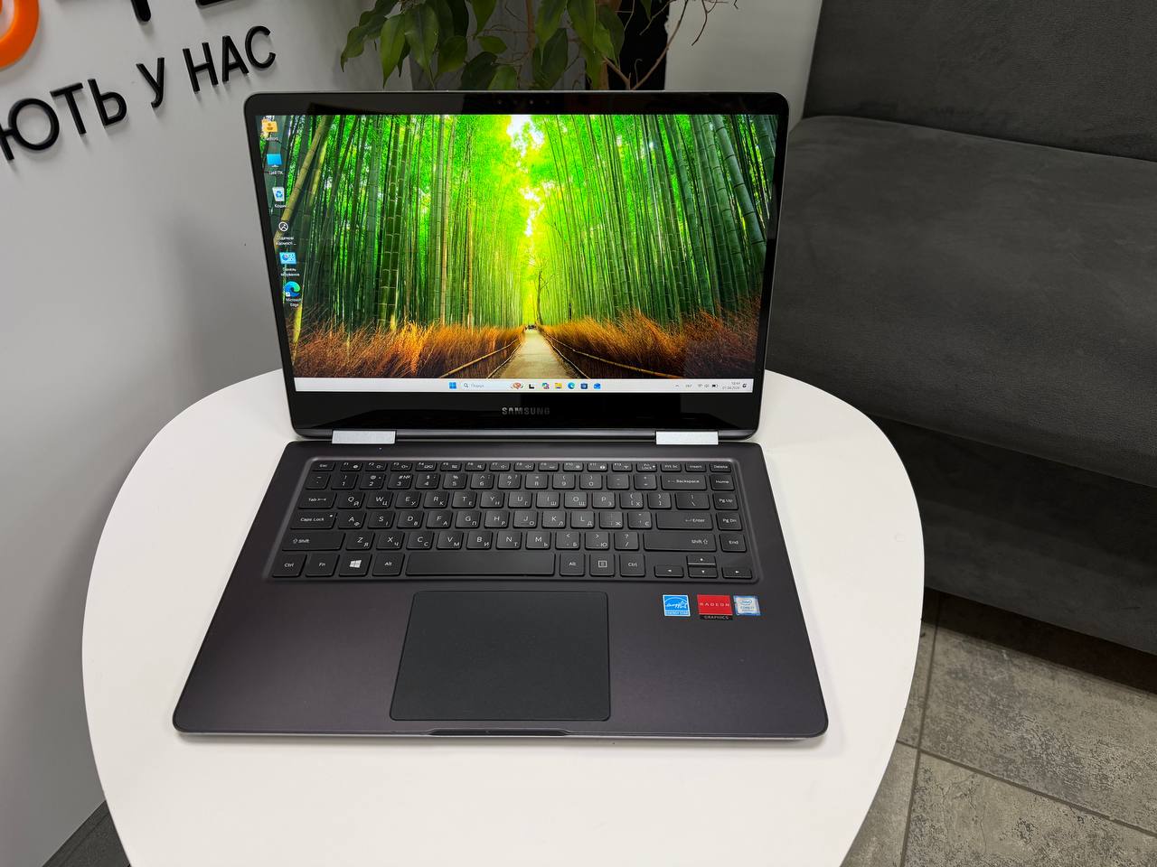 Сенсорний трансформер Samsung 940X5N із активним стилусом у комплекті