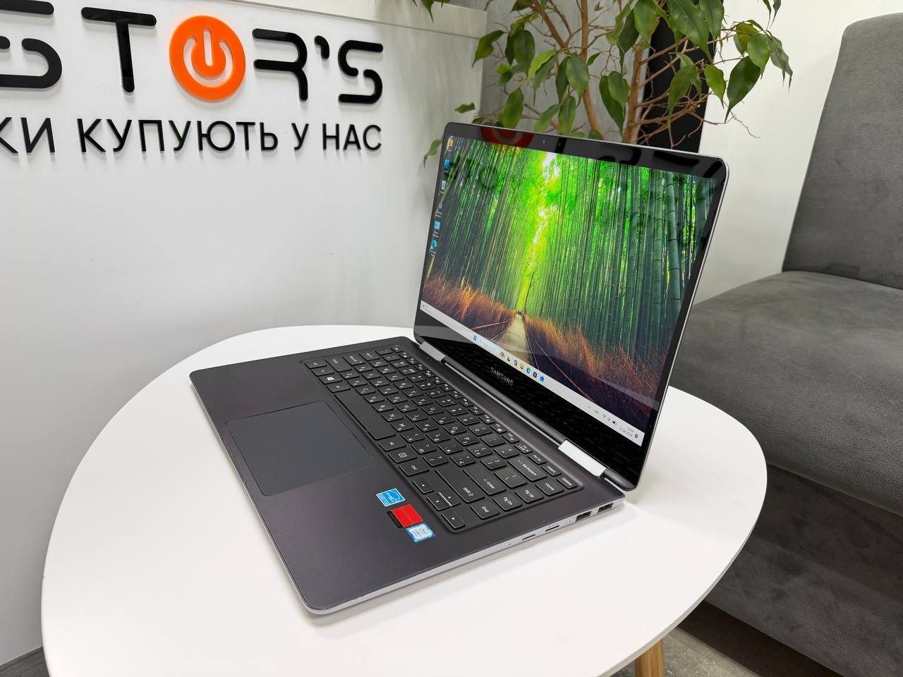 Сенсорний трансформер Samsung 940X5N із активним стилусом у комплекті