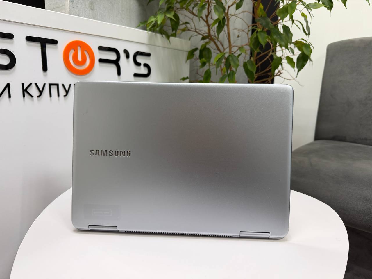 Сенсорний трансформер Samsung 940X5N із активним стилусом у комплекті