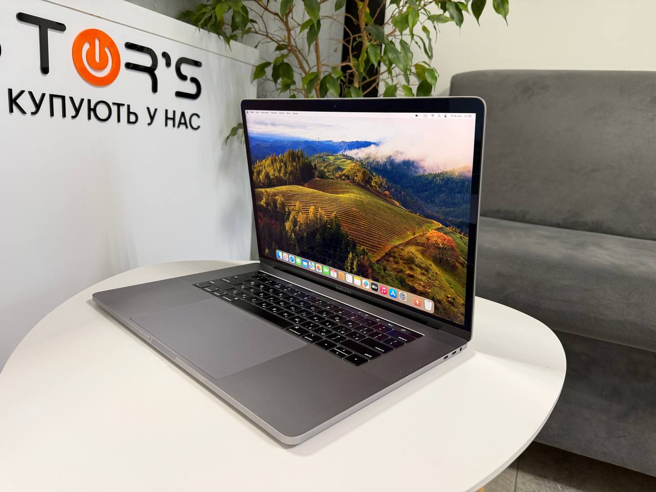 MacBook Pro 15 2018 TouchBar