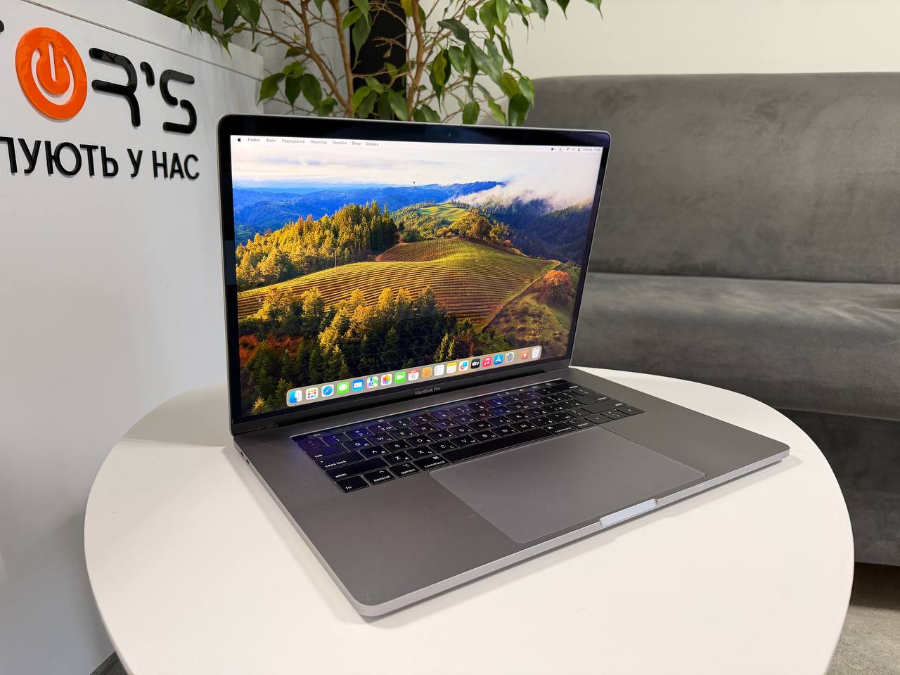 MacBook Pro 15 2018 TouchBar