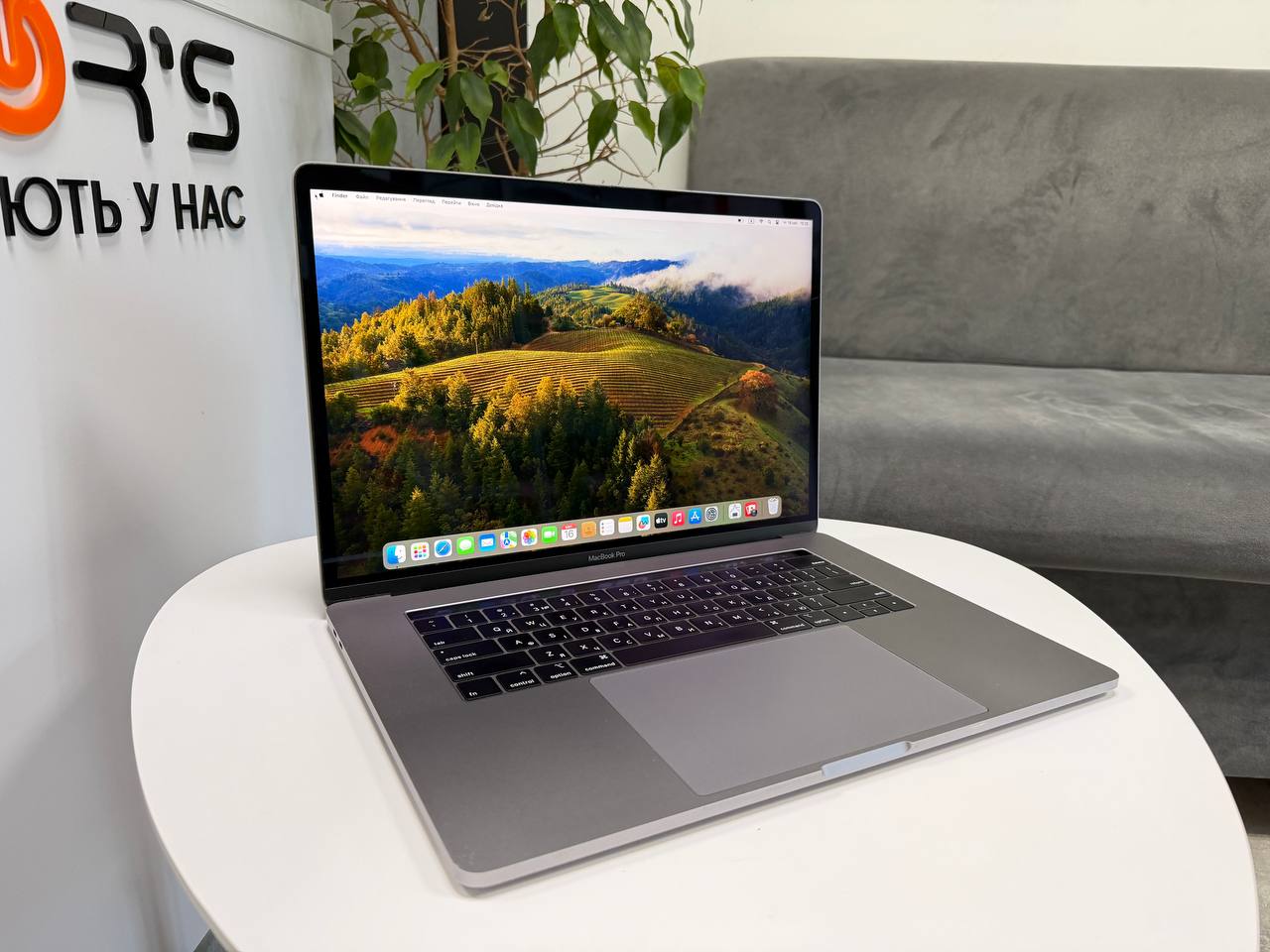 MacBook Pro 15 2018 TouchBar