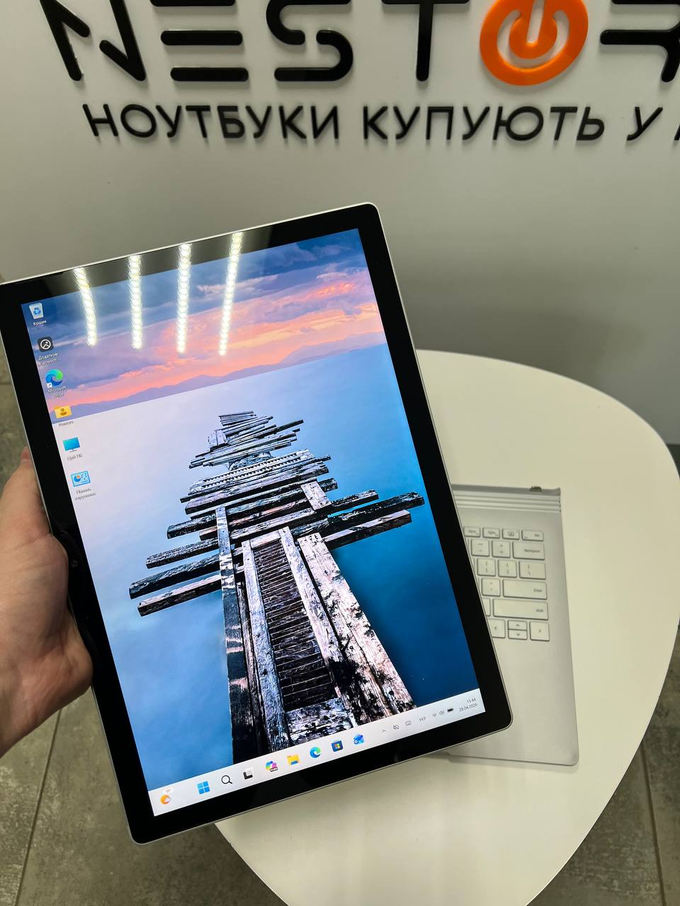 Сенсорний Microsoft Surface Book 3 зі зʼємним екраном