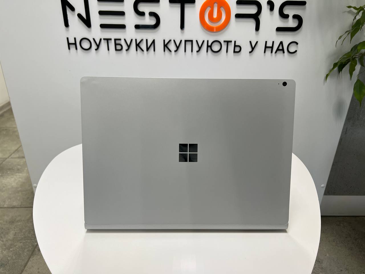 Сенсорний Microsoft Surface Book 3 зі зʼємним екраном
