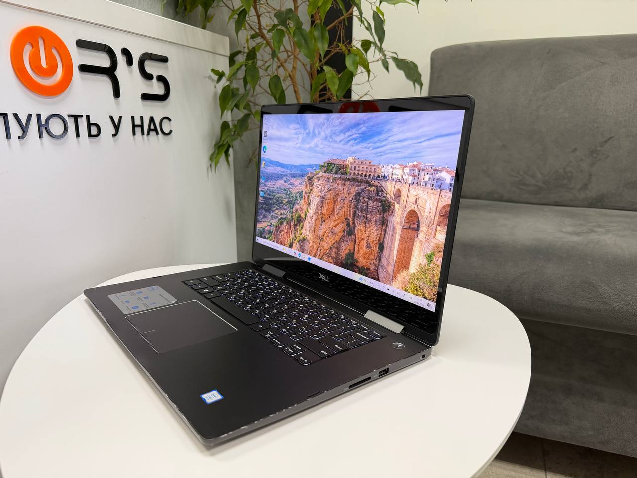 Сенсорний трансформер Dell Inspiron 7573