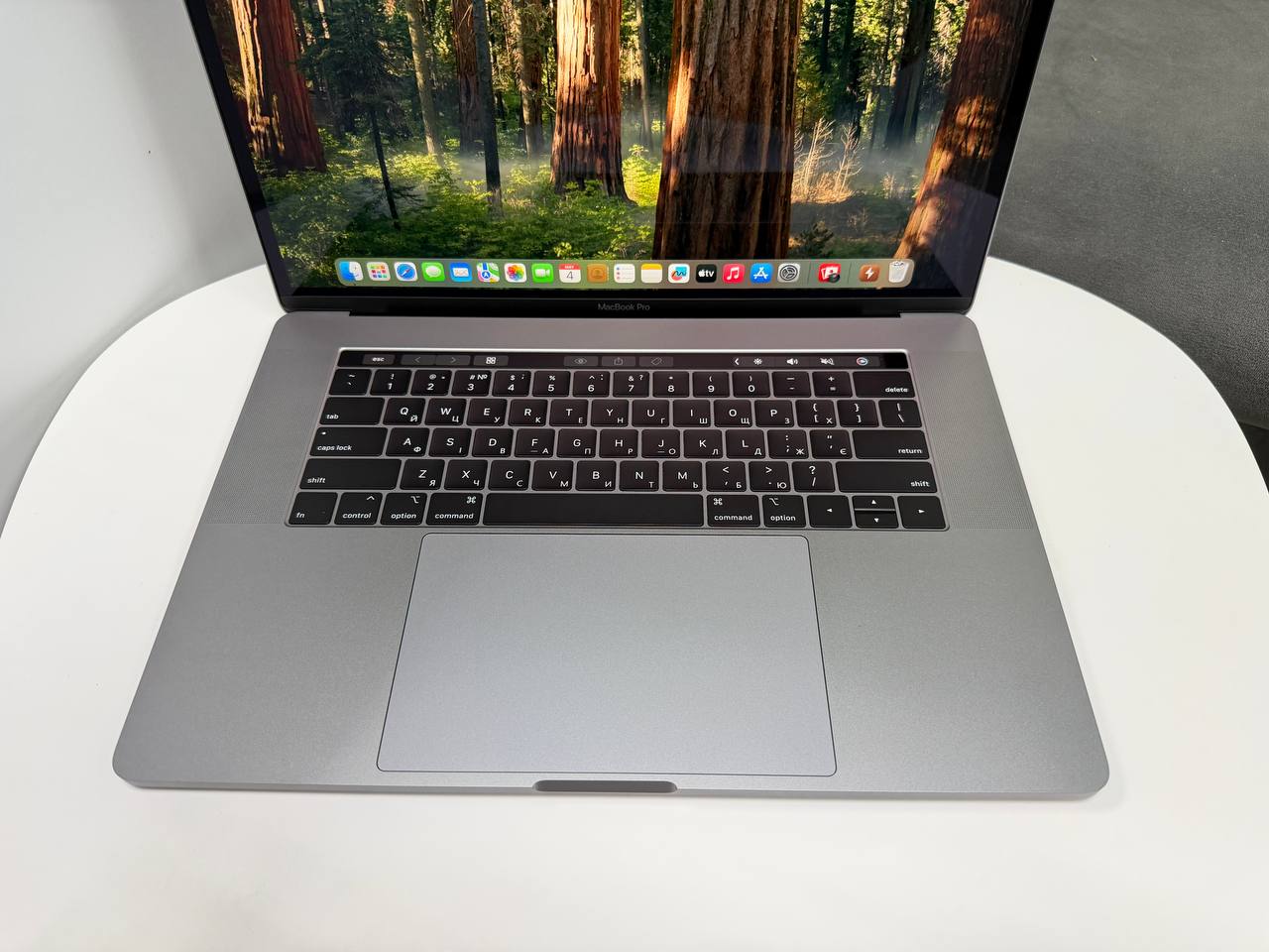 MacBook Pro 15 2019 TouchBar