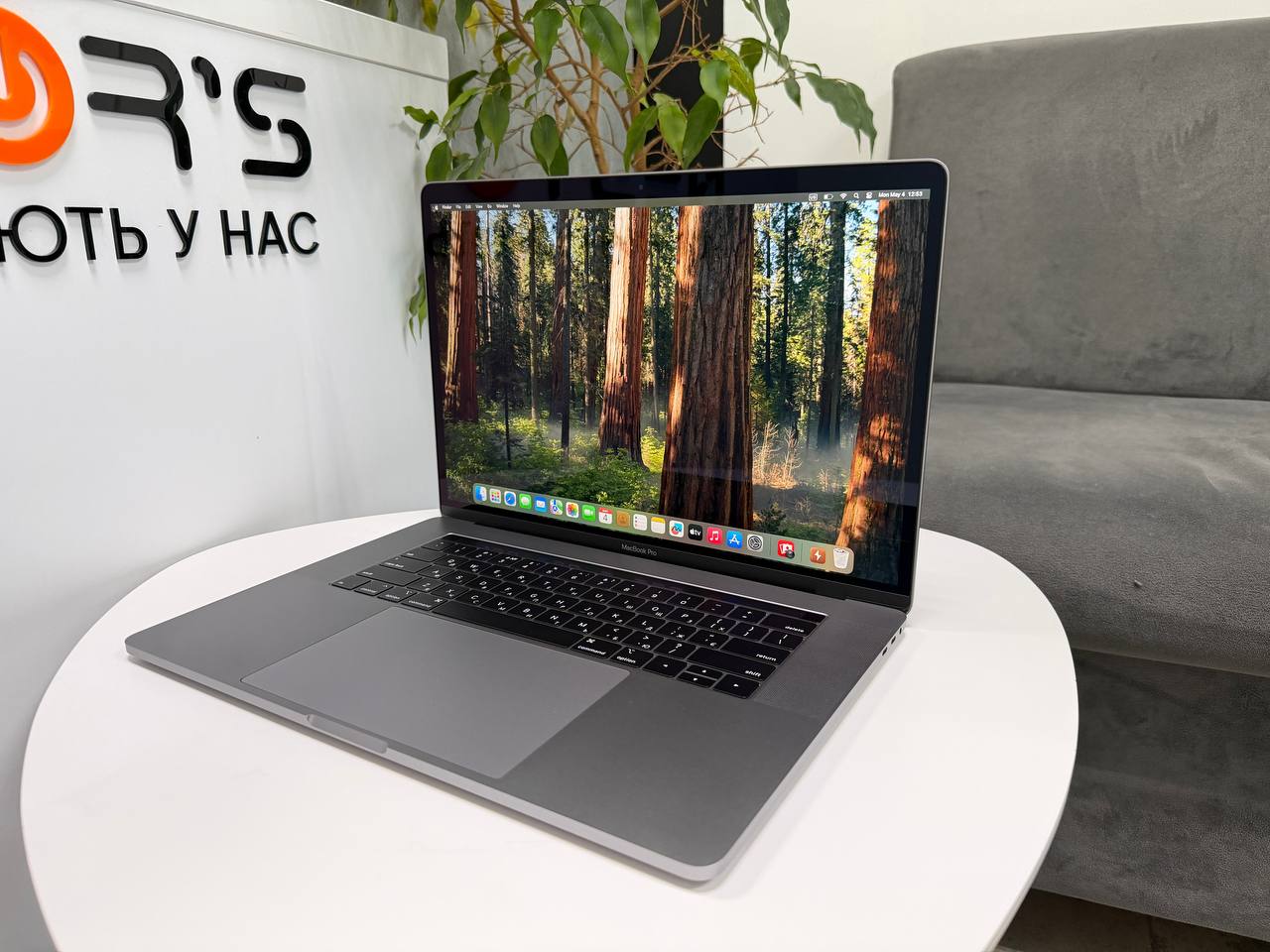 MacBook Pro 15 2019 TouchBar