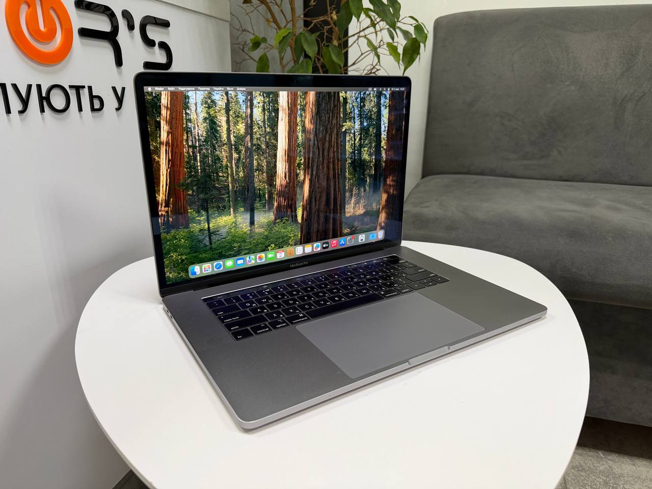 MacBook Pro 15 2018 TouchBar