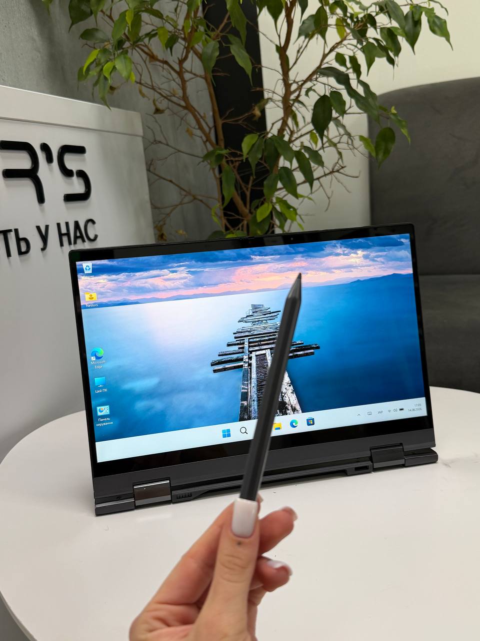 Сенсорний трансформер Dell Inspiron 7300 зі стилусом