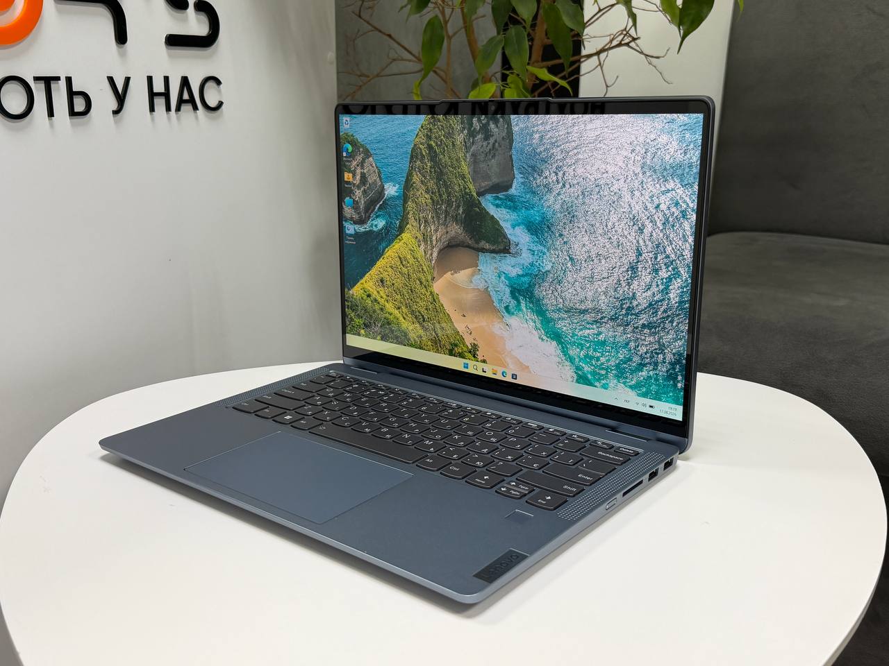 Сенсорний трансформер Lenovo Flex 7 14IRU8