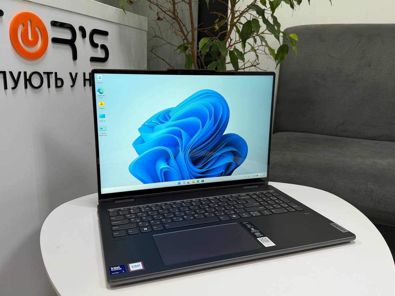 Сенсорний трансформер 
Lenovo Yoga 7 16IML9