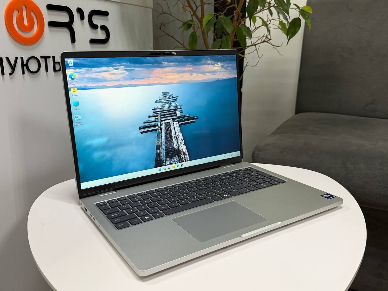 Сенсорний Dell Pro 16 PC16250