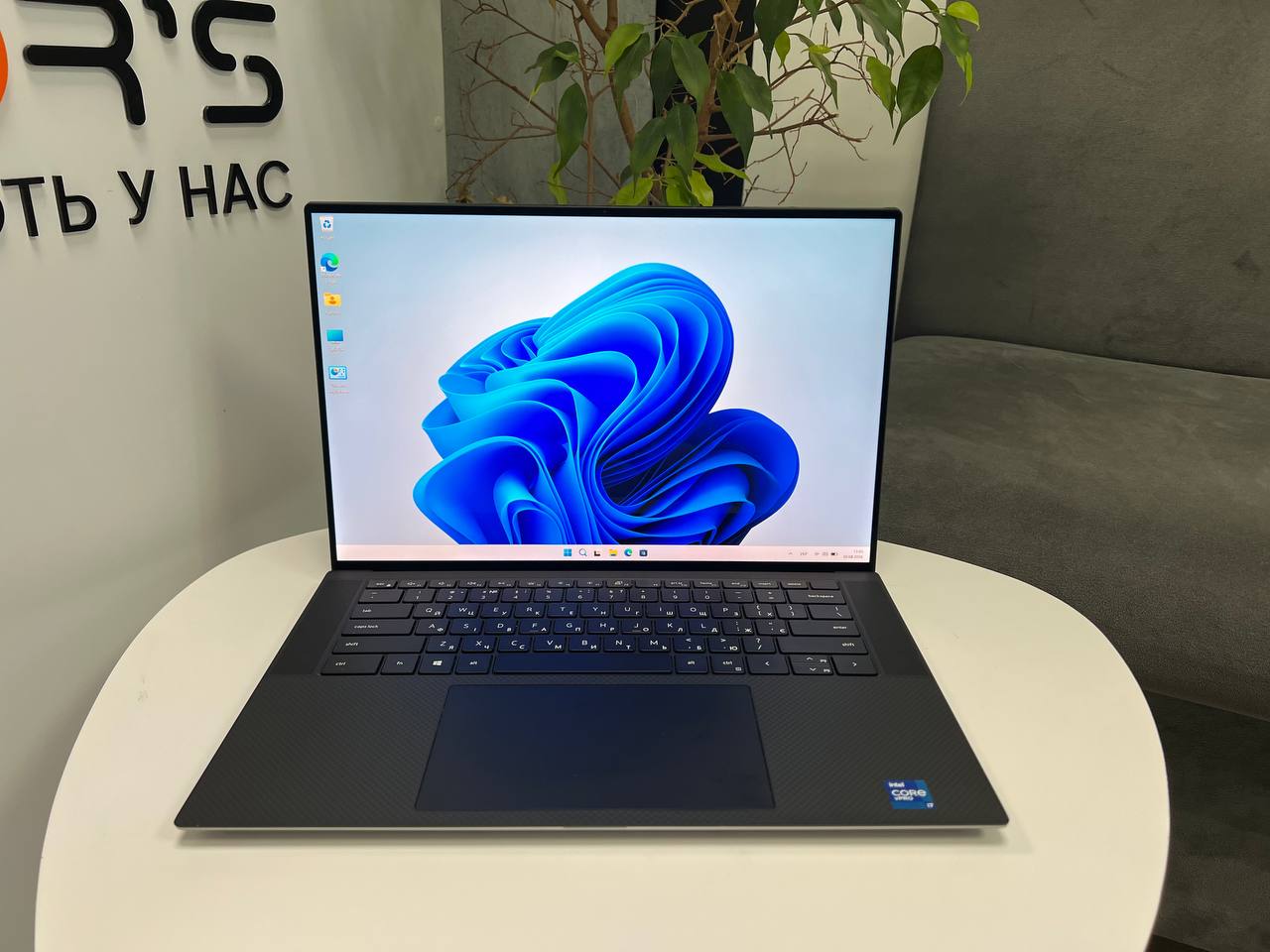 Сенсорний Dell Precision 5560