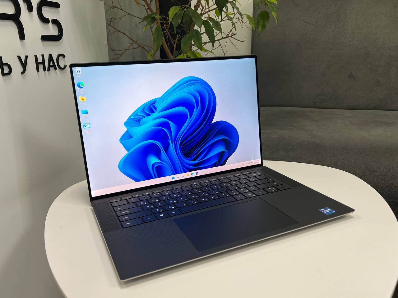 Сенсорний Dell Precision 5560