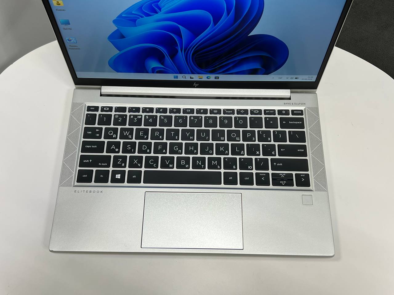 HP EliteBook 830 G8