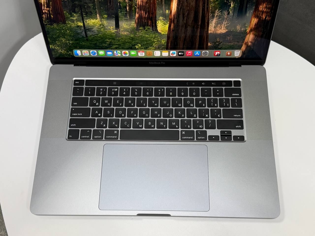 MacBook Pro 16 2019 TouchBar
