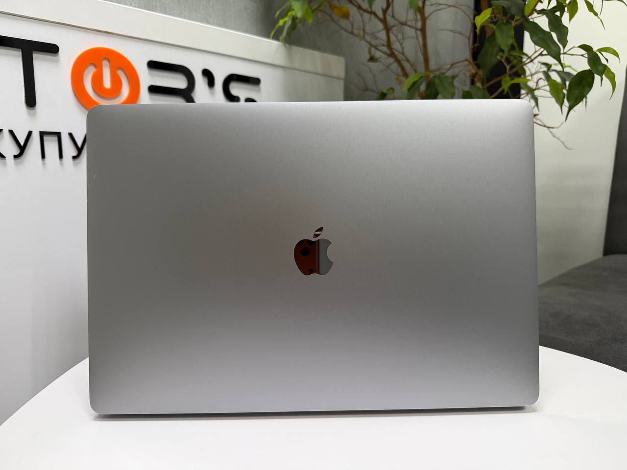 MacBook Pro 16 2019 TouchBar
